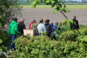 rouwstoet in Saaxumhuizen
