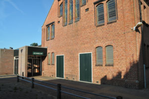 vereningsgebouw De Kandelaar naast de Zionskerk