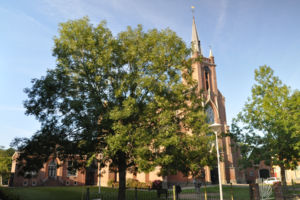 De R.K. Heilige Jacobus de Meerdere Kerk in Uithuizen