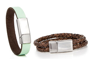 voorbeelden uit onze collectie: leren armbanden voor een beetje as