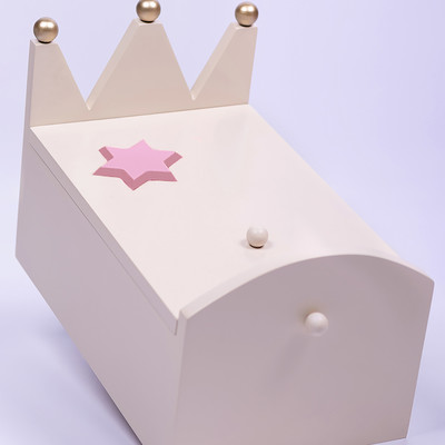 kroonkistje © van Wiegekindje - in beige met roze sterretje - voor een kindje van 30 cm - in dezelfde stijl als babyrouwkaartje, condoleancekaartjes en herinneringsdoosje